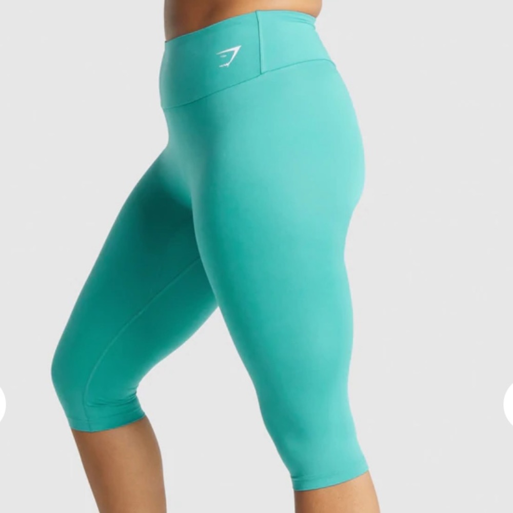 Gym shark leggings